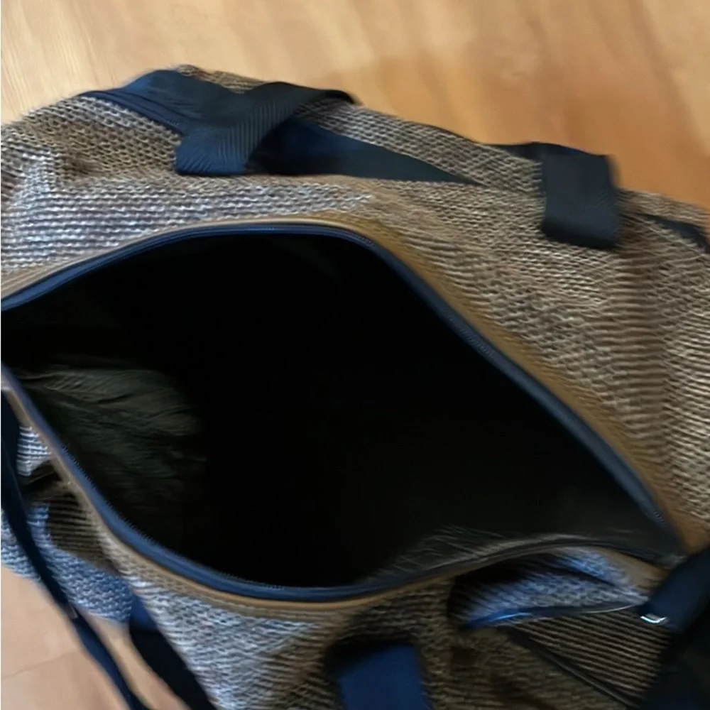 Hamilton Black and Gray Travel Bag